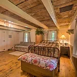 Remote 1901 Studio Cabin With Loft - Pets Allowed!